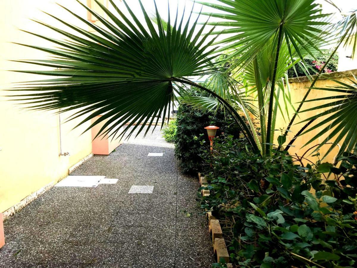 Appartamento Con Giardino Sul Mare Галиполи Екстериор снимка